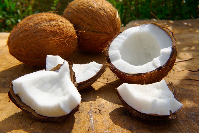 Know about 10 amazing benefits of raw coconut