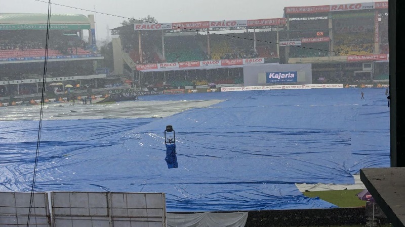 Clouds loom over the second test match between india and bangladesh, waiting for the next inspection