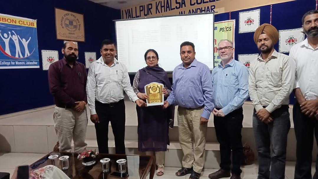 à¤°à¥‡à¤¡ à¤°à¤¿à¤¬à¤¨ à¤•à¥à¤²à¤¬à¥‹à¤‚ à¤•à¥€ à¤œà¤¿à¤²à¤¾ à¤¸à¥à¤¤à¤°à¥€à¤¯ à¤à¤¡à¤µà¥‹à¤•à¥‡à¤¸à¥€ à¤¬à¥ˆà¤ à¤•