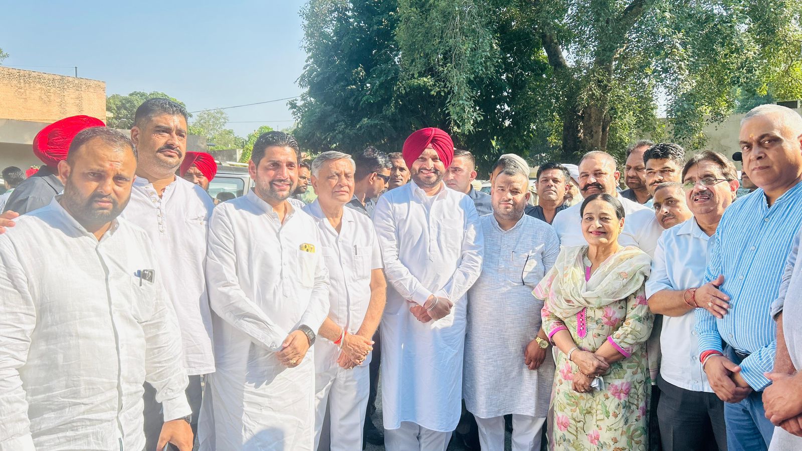 à¤•à¥‡à¤‚à¤¦à¥à¤°à¥€à¤¯ à¤®à¤‚à¤¤à¥à¤°à¥€ à¤°à¤µà¤¨à¥€à¤¤ à¤¬à¤¿à¤Ÿà¥à¤Ÿà¥‚ à¤•à¤¾ à¤œà¤¾à¤²à¤‚à¤§à¤° à¤ªà¤¹à¥à¤‚à¤šà¤¨à¥‡ à¤ªà¤° à¤¸à¥à¤µà¤¾à¤—à¤¤