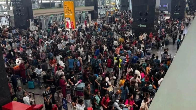 Indigo technical glitch causes chaos at bengaluru airport, passenger express anger on social media