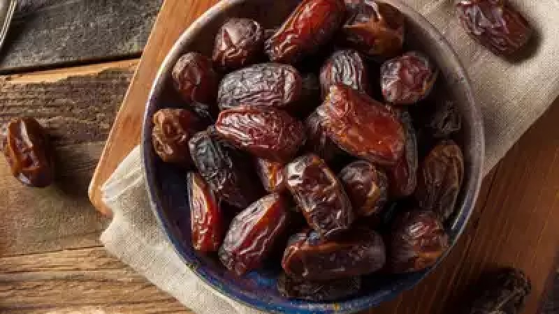 Know health benefits of consuming dates regularly