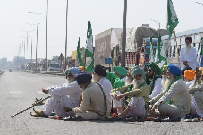 Punjab farmers protest: Farmers hold indefinite chakka jam against state govt over delay in paddy procurement
