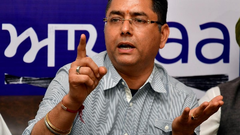 Political war over delay in paddy lifting in punjab, Aman arora attacks bjp