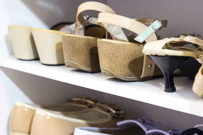 Vastu rules for keeping shoes and slippers in the house, know where not to keep them, otherwise you may face financial crisis