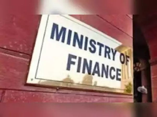 Preparations to reduce stake in public sector banks, government may sell minority shares