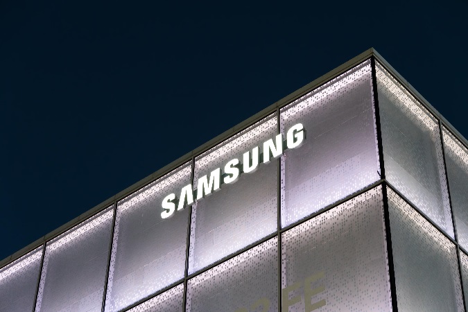 Samsung electronics announces plan to buy back shares worth 10 trillion won