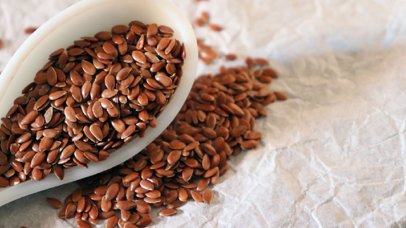 Know 8 reasons to eat flax seeds every day