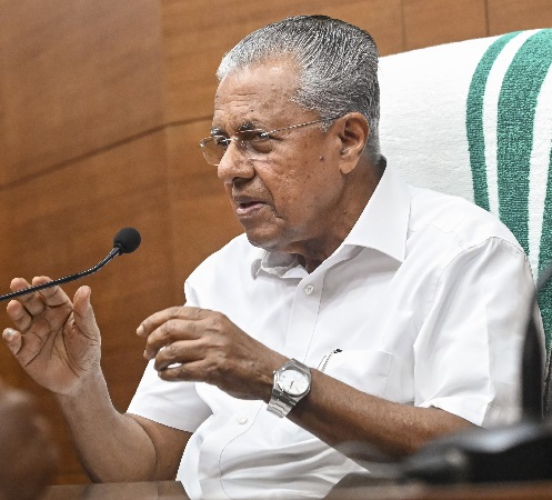 Politics heated up due to midnight raid in palakkad by-election, congress called it a conspiracy