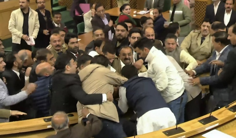 Ruckus in jammu and kashmir assembly on restoration of special status for the third consecutive day, clash between BJP and opposition