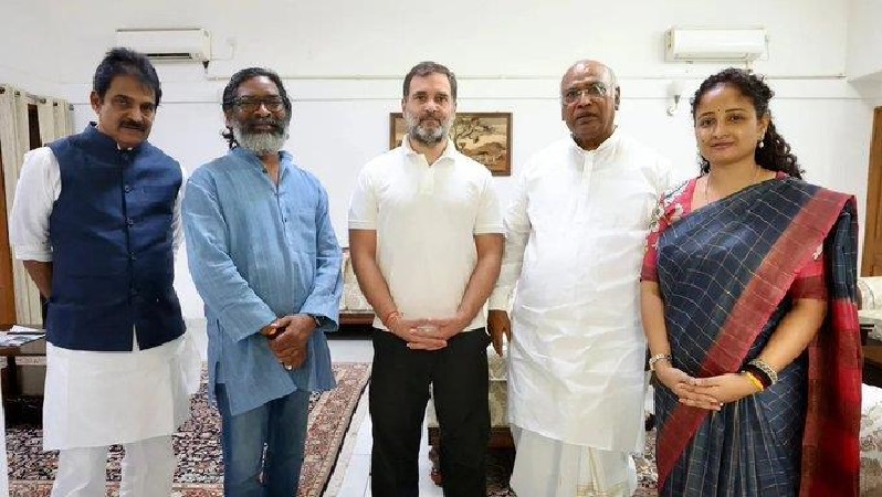 Rahul gandhi, Tejashwi yadav and mamata banerjee may attend the swearing-in ceremony of hemant soren government in jharkhand