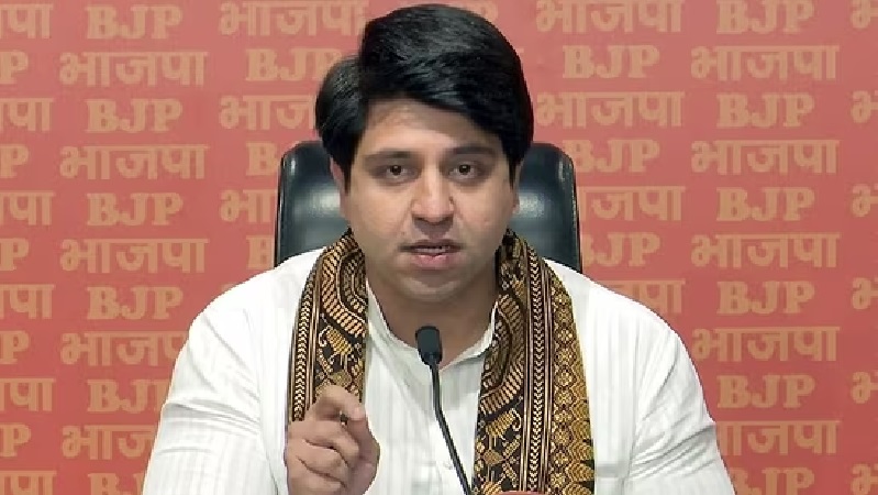 Shehzad poonawalla targets AAP, says - the biggest false party