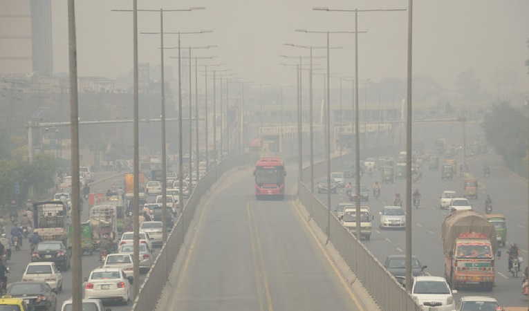 Pollution level increased again in punjab, people found it difficult to leave their homes due to haze
