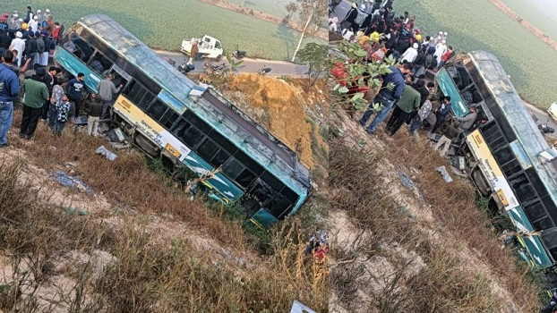 A horrific collision between a roadways bus and a pickup in moga-jalandhar, many passengers injured
