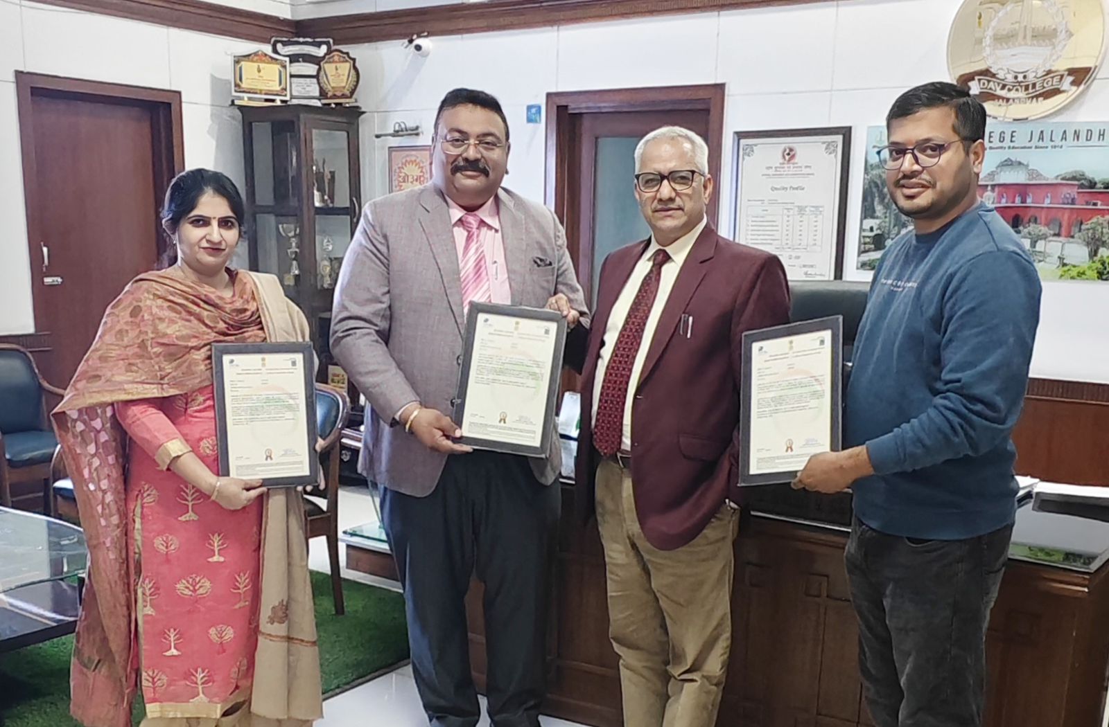 à¤¡à¥€à¤à¤µà¥€ à¤•à¥‰à¤²à¥‡à¤œ à¤œà¤¾à¤²à¤‚à¤§à¤° à¤•à¥‹ à¤šà¤¿à¤•à¤¿à¤¤à¥à¤¸à¤¾ à¤…à¤¨à¥à¤¸à¤‚à¤§à¤¾à¤¨ à¤”à¤° à¤œà¥ˆà¤µ à¤¸à¥‚à¤šà¤¨à¤¾ à¤µà¤¿à¤œà¥à¤žà¤¾à¤¨ à¤®à¥‡à¤‚ à¤¤à¥€à¤¨ à¤ªà¥‡à¤Ÿà¥‡à¤‚à¤Ÿ à¤®à¤¿à¤²à¥‡