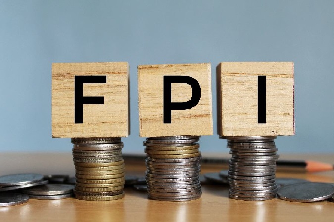 Foreign investors withdrew rs 21,612 crore from the indian market in november
