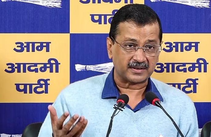 Arvind kejriwal scathing attack on triple murder, held central government responsible