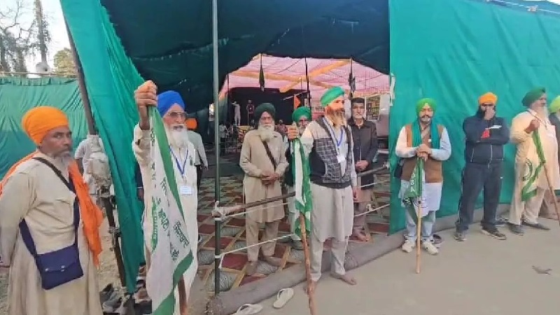 Dallewal security tightened, 40-40 farmers deployed 24 hours a day, guarding with sticks in their hands
