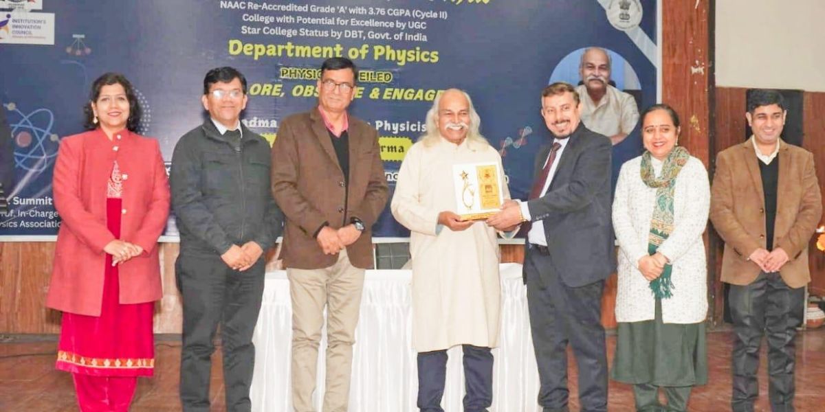Padma Shri Prof. HC Verma Interacts with Students at DAV College Jalandhar