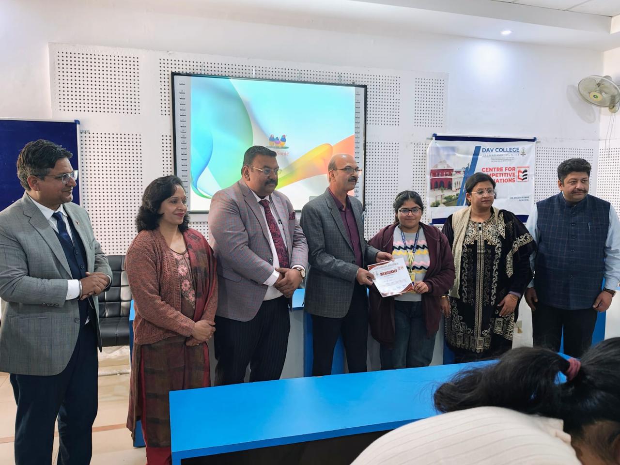 à¤¡à¥€à¤à¤µà¥€ à¤•à¥‰à¤²à¥‡à¤œ à¤œà¤¾à¤²à¤‚à¤§à¤° à¤¨à¥‡ à¤µà¤¿à¤œà¥à¤žà¤¾à¤¨ à¤¸à¤‚à¤—à¥à¤°à¤¾à¤® à¤•à¥à¤µà¤¿à¤œ à¤ªà¥à¤°à¤¤à¤¿à¤¯à¥‹à¤—à¤¿à¤¤à¤¾ à¤•à¤¾ à¤†à¤¯à¥‹à¤œà¤¨ à¤•à¤¿à¤¯à¤¾