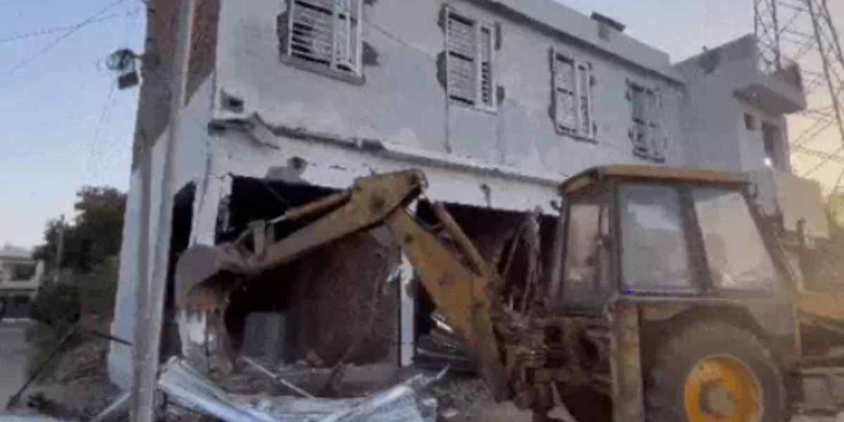 Jalandhar Municipal Corporation Demolishes Illegal Commercial Complex, Seals Shops