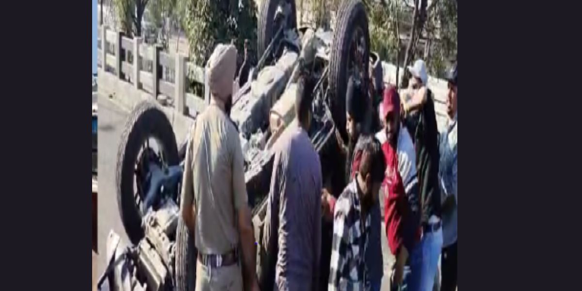 Thar Collides with Kartar Bus on Jalandhar Flyover, Massive Traffic Jam on Highway