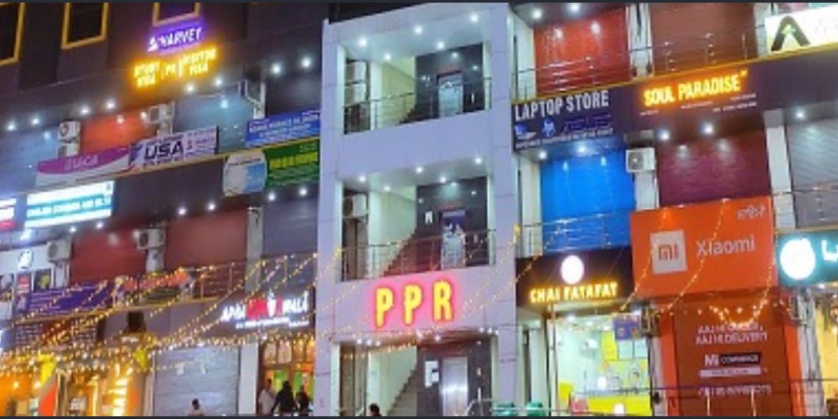 Courier Delivery Boy Brutally Attacked Over Parking Dispute in Jalandhar's PPR Market