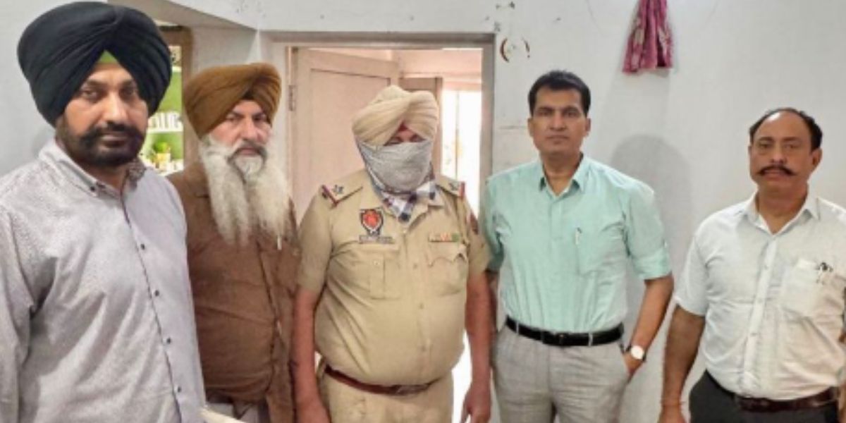 Stain on Police Reputation: CIA Staff Sub-Inspector Caught Taking Bribe in Jalandhar