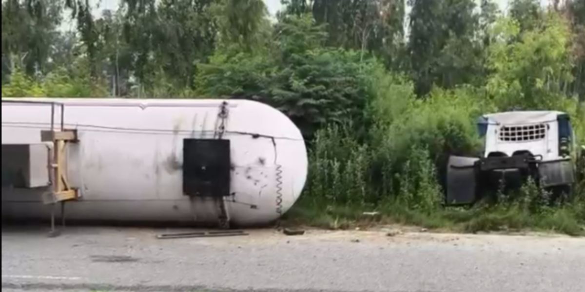 Gas Leak Panic Near Adampur Airbase in Jalandhar After HP Gas Tanker Overturns
