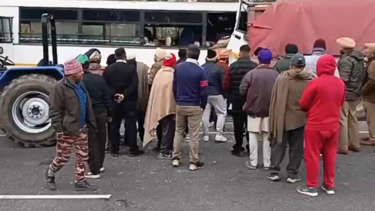 à¤¹à¤¾à¤ˆà¤µà¥‡ à¤ªà¤° à¤¹à¤¾à¤¦à¤¸à¤¾: à¤•à¤¾à¤° à¤¨à¥‡ à¤¯à¥à¤µà¤• à¤•à¥‹ à¤•à¥à¤šà¤²à¤¾, à¤²à¥‹à¤—à¥‹à¤‚ à¤¨à¥‡ à¤²à¤—à¤¾à¤¯à¤¾ à¤œà¤¾à¤®