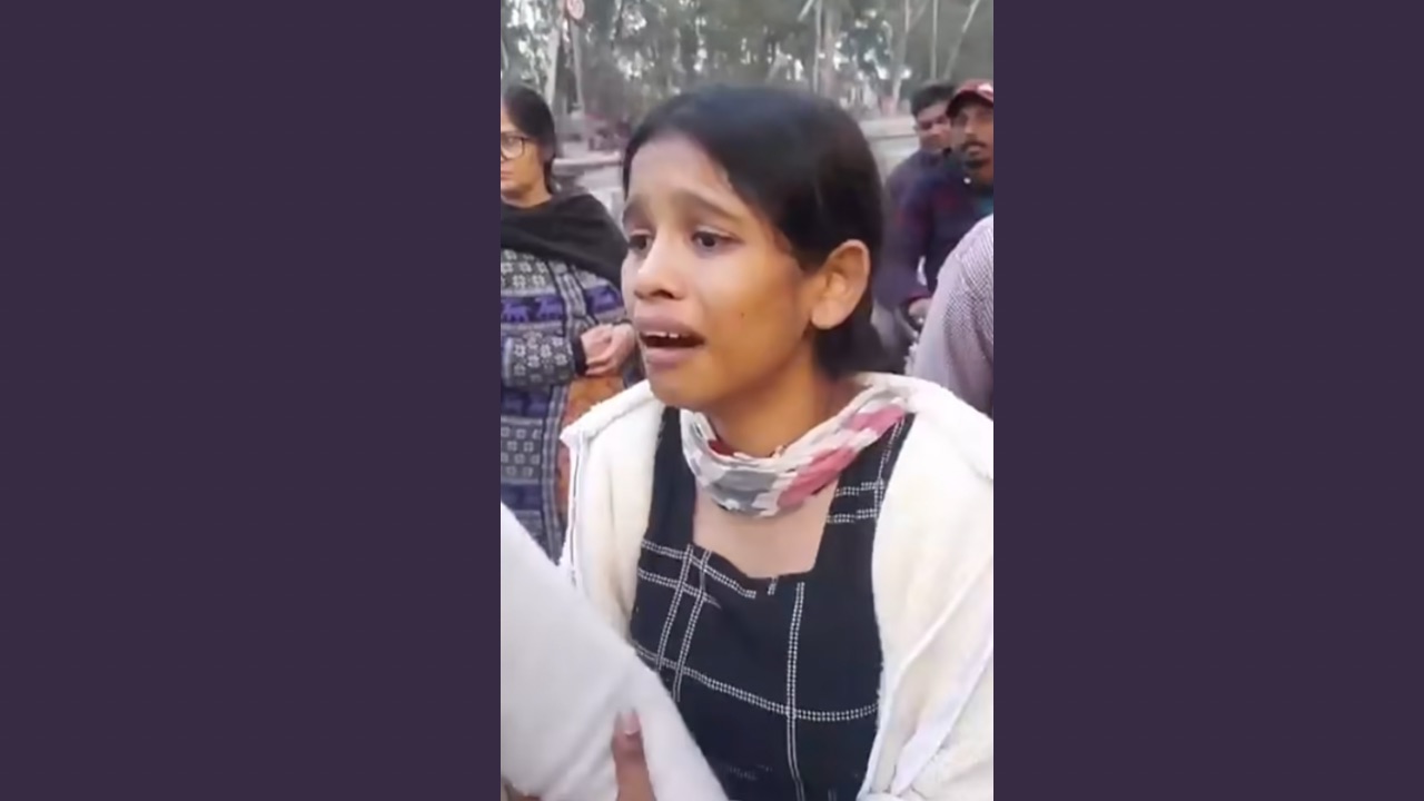 à¤¡à¥€à¤à¤µà¥€ à¤•à¥‰à¤²à¥‡à¤œ à¤œà¤¾à¤²à¤‚à¤§à¤° à¤•à¥‡ à¤ªà¤¾à¤¸ à¤—à¥à¤‚à¤¡à¤¾à¤—à¤°à¥à¤¦à¥€: à¤¦à¤¿à¤¨-à¤¦à¤¹à¤¾à¤¡à¤¼à¥‡ à¤›à¤¾à¤¤à¥à¤°à¤¾ à¤¸à¥‡ à¤›à¥€à¤¨à¤¾ à¤®à¥‹à¤¬à¤¾à¤‡à¤²