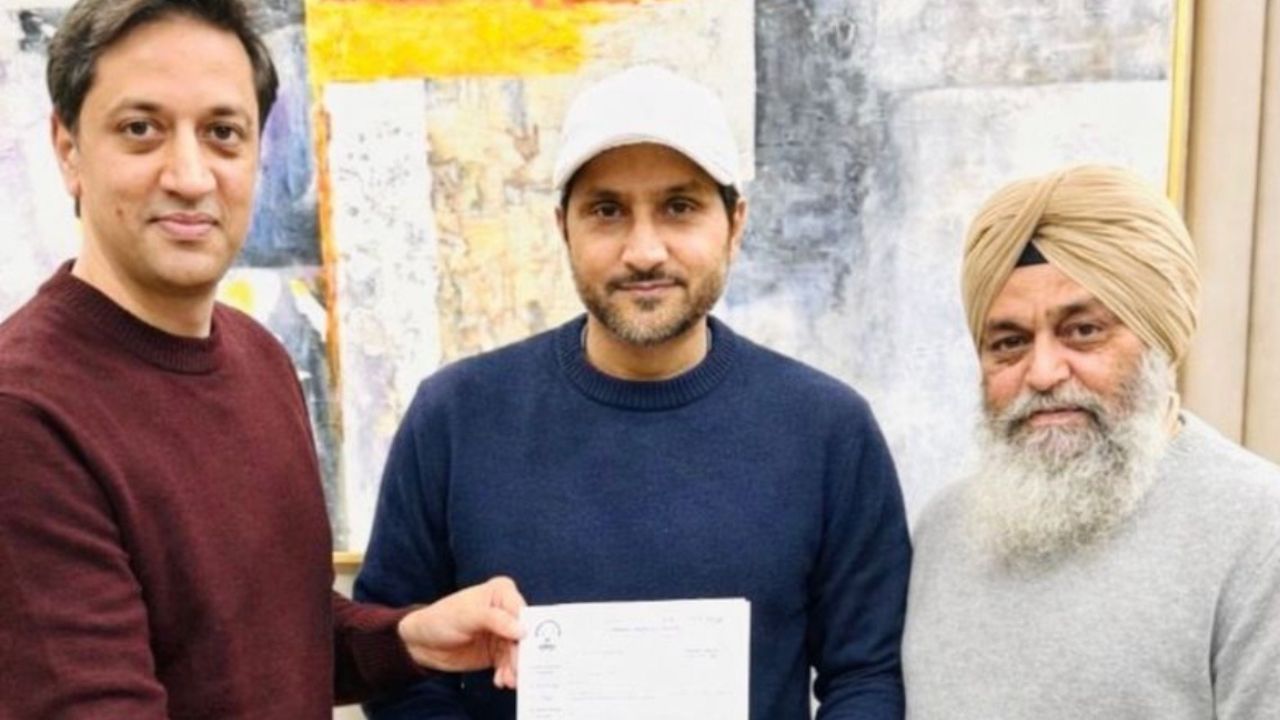 à¤œà¤¾à¤²à¤‚à¤§à¤° à¤¬à¥ˆà¤¡à¤®à¤¿à¤‚à¤Ÿà¤¨ à¤¸à¥à¤Ÿà¥‡à¤¡à¤¿à¤¯à¤® à¤®à¥‡à¤‚ à¤²à¤—à¥‡à¤—à¤¾ à¤¸à¥‹à¤²à¤° à¤ªà¥à¤²à¤¾à¤‚à¤Ÿ, à¤¹à¤°à¤­à¤œà¤¨ à¤¸à¤¿à¤‚à¤¹ à¤¨à¥‡ à¤¦à¥€ 13.48 à¤²à¤¾à¤– à¤•à¥€ à¤®à¤‚à¤œà¥‚à¤°à¥€