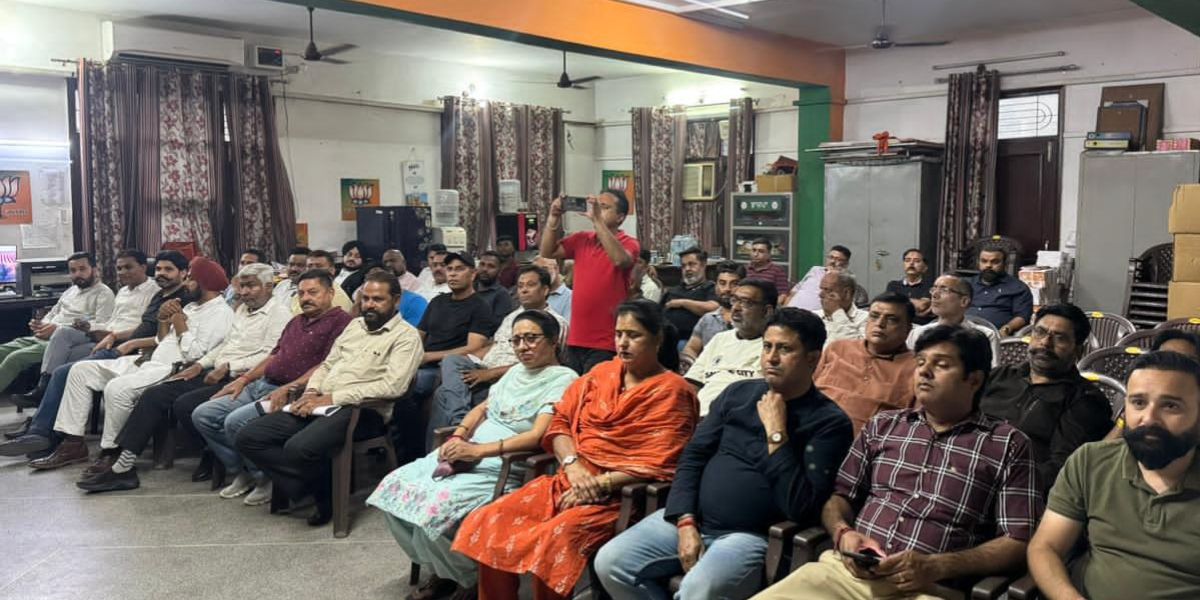 à¤­à¤¾à¤œà¤ªà¤¾ à¤œà¤¿à¤²à¤¾ à¤œà¤¾à¤²à¤‚à¤§à¤° à¤•à¥€ à¤®à¤‚à¤¡à¤² à¤…à¤§à¥à¤¯à¤•à¥à¤·à¥‹à¤‚ à¤µ à¤ªà¥à¤°à¤­à¤¾à¤°à¤¿à¤¯à¥‹à¤‚ à¤•à¥€ à¤¬à¥ˆà¤ à¤• à¤¸à¤®à¥à¤ªà¤¨à¥à¤¨